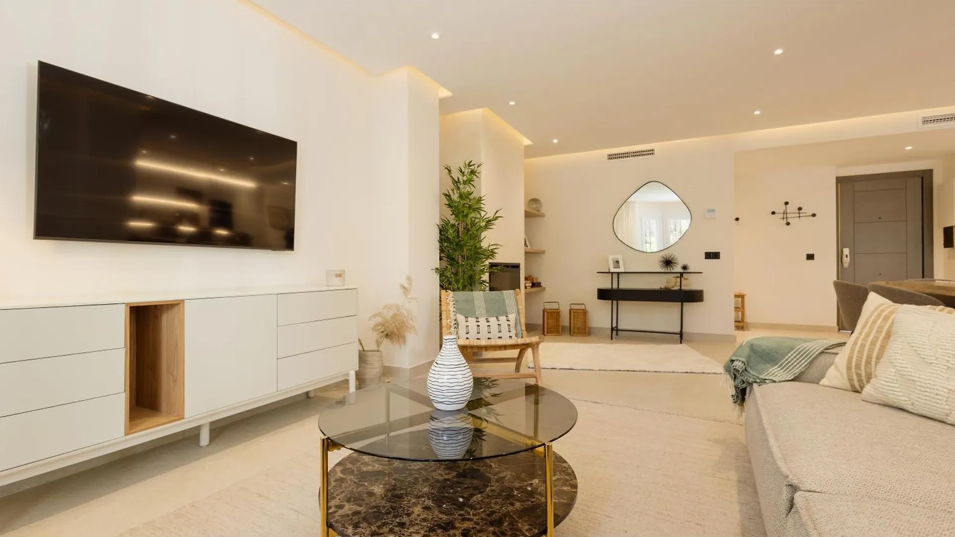 Apartment In Marbella Near Golf And Beach