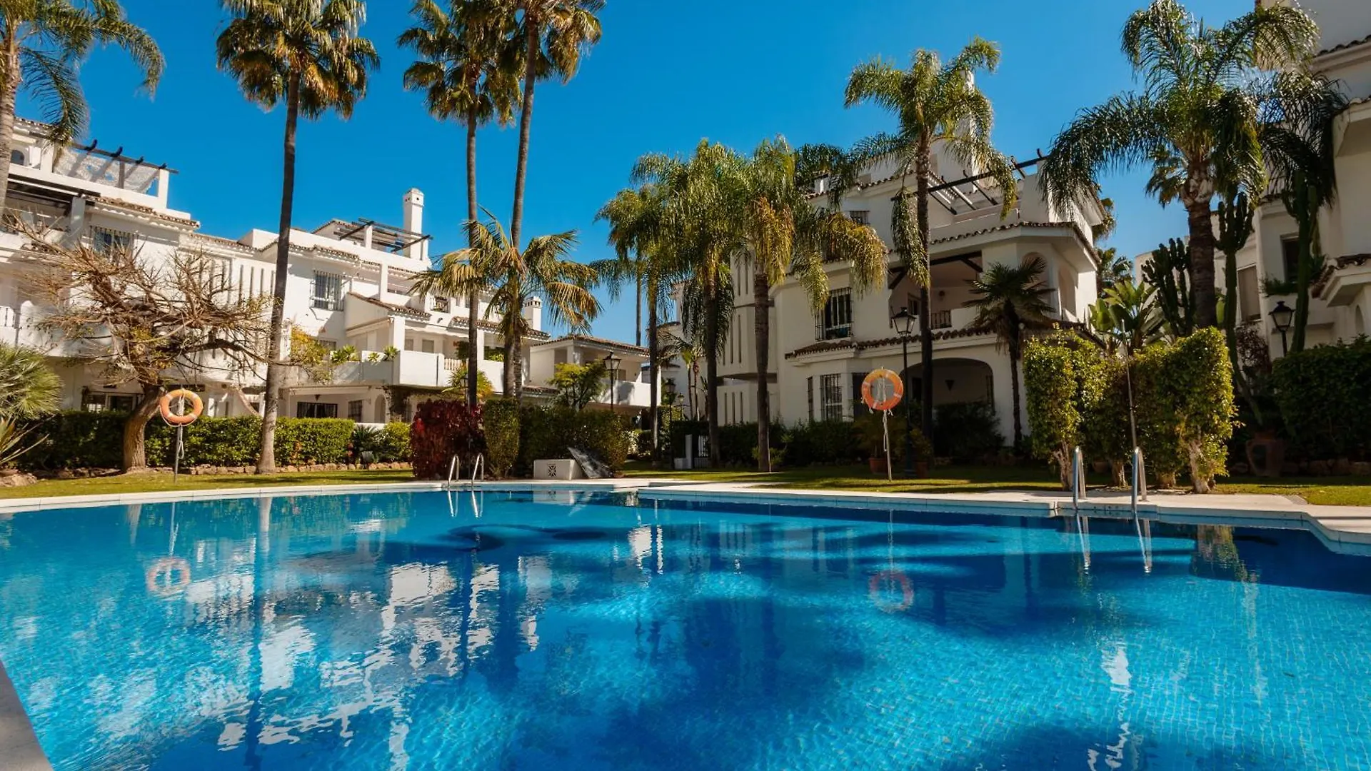 Apartment In Marbella Near Golf And Beach